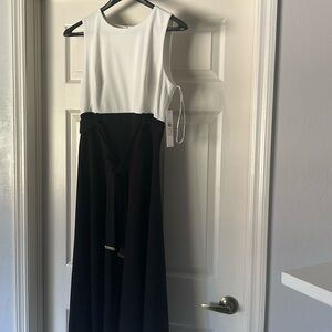 NWT Calvin Klein two tone dress black/white-cream size 10
